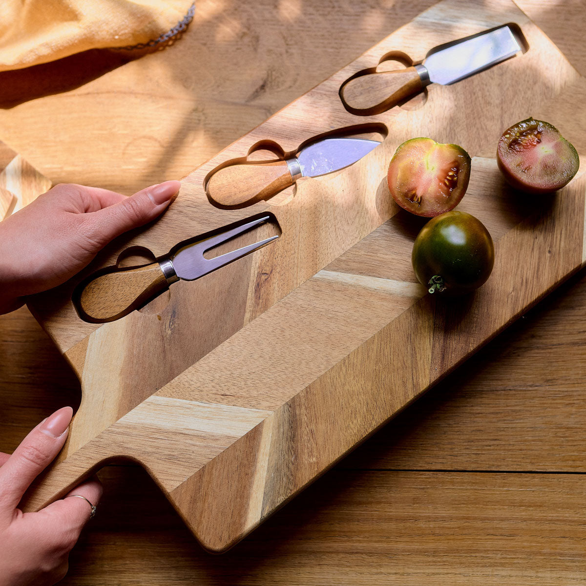 Homla Serving Board  Nevado  With 3 Knives  48X20 Cm