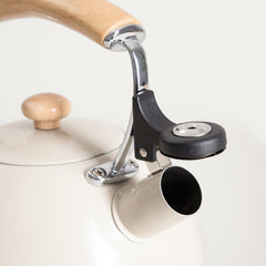 Homla Kettle 2.5l - Beige with Wooden Handle