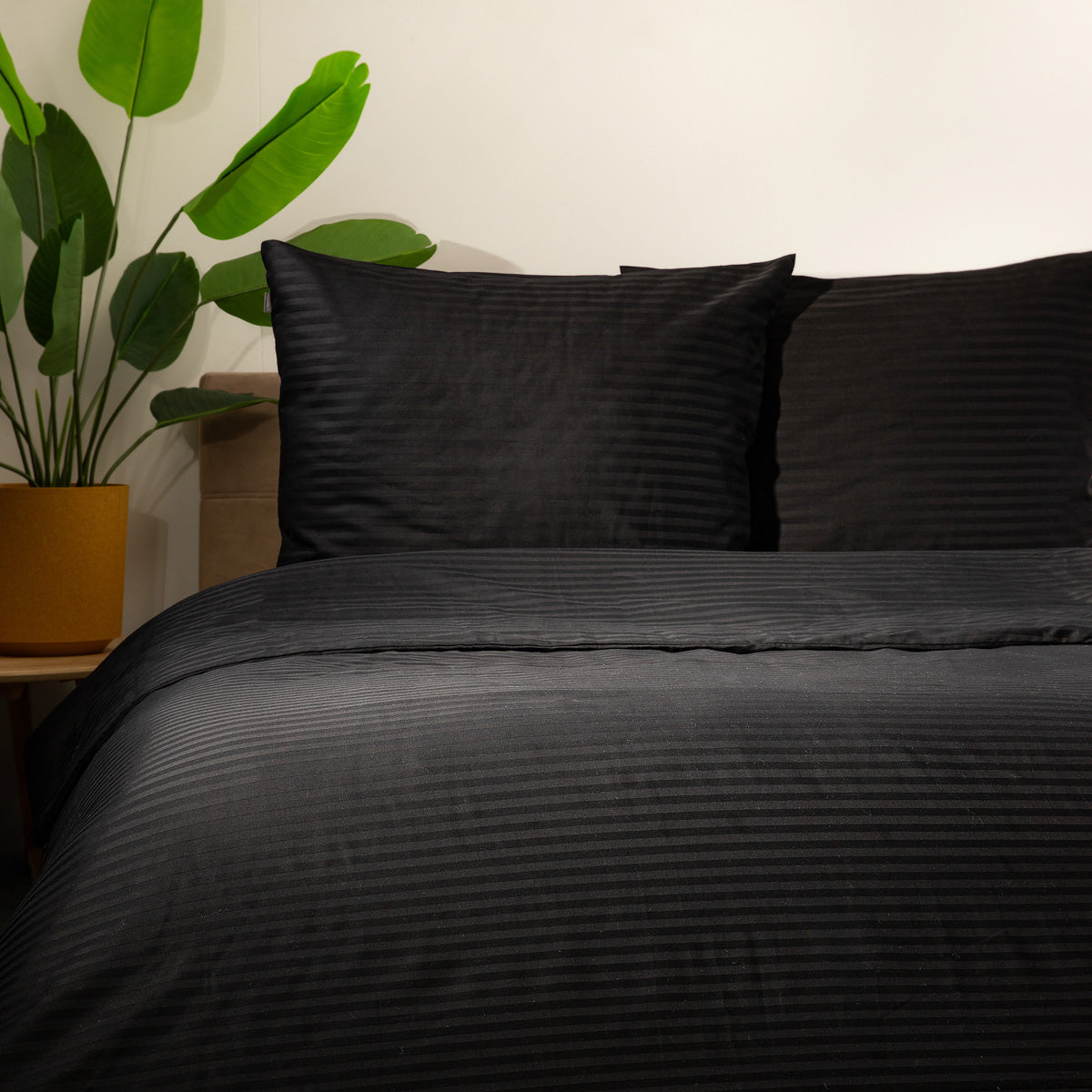 Homla Duvet Agnes 160x200+2*70x80cm - Satin Black